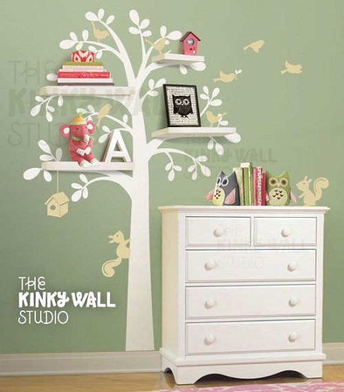 Trang trí kệ treo tường với decal